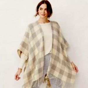 Women’s Faux Wool Shawl
